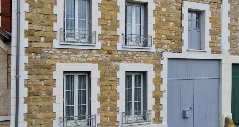 AUX PORTES DE MORET