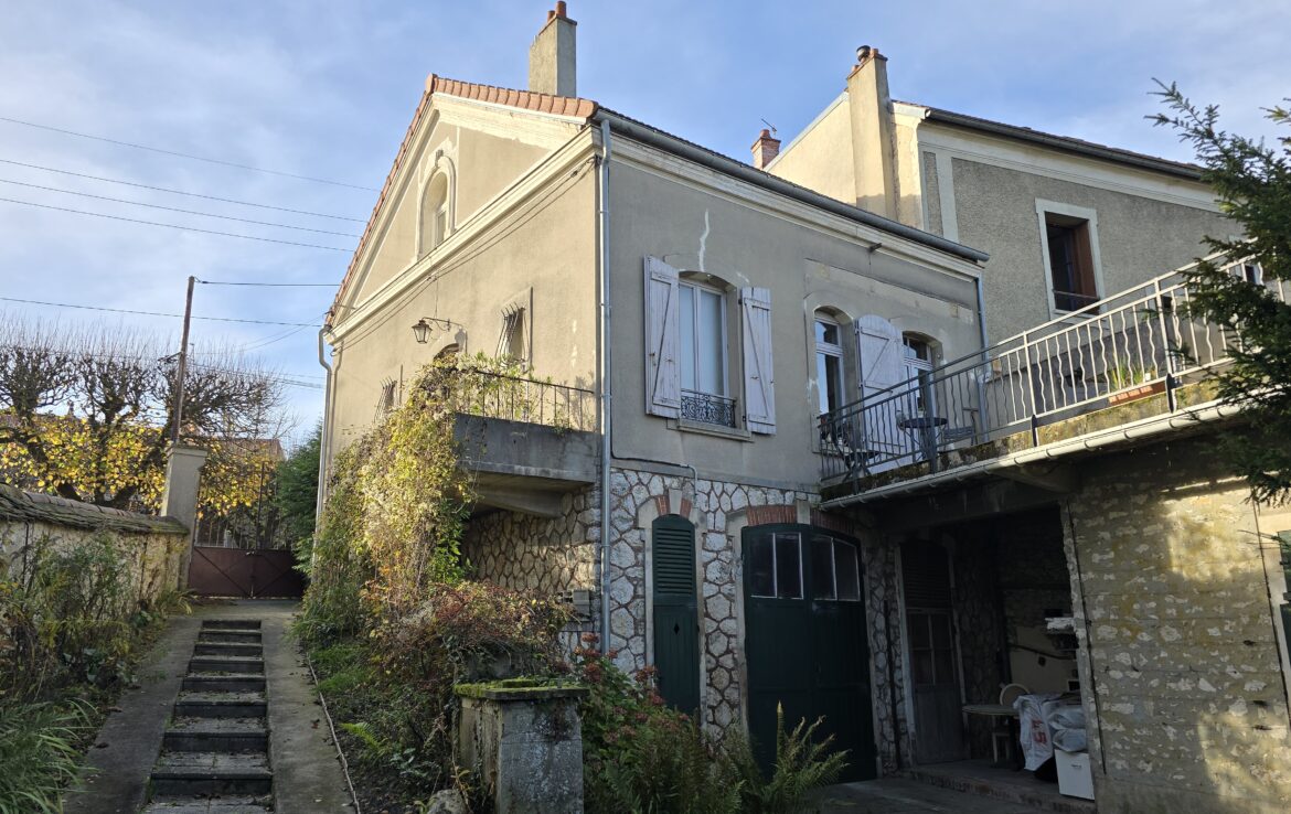 Peronnet Immobilier Maison ancienne 100 m² avec jardin 77250