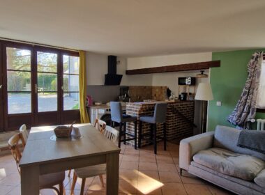 Cabinet Peronnet - Location meublée à VENEUX LES SABLONS